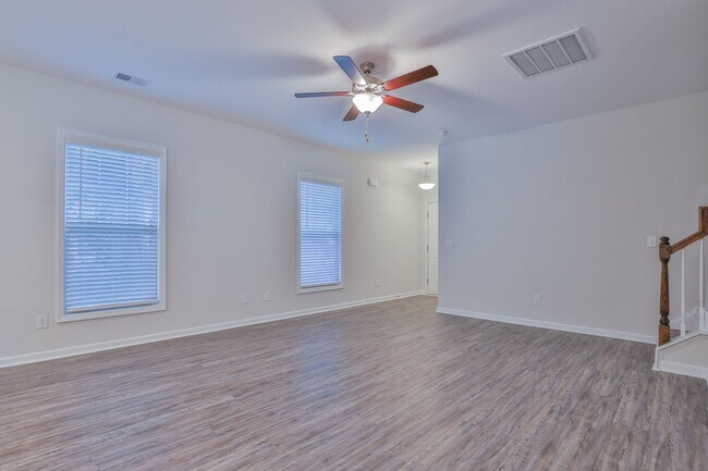 Building Photo - 764 Shull St