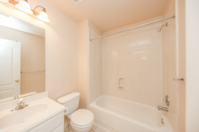 Building Photo - 14203 Alamosa Ct