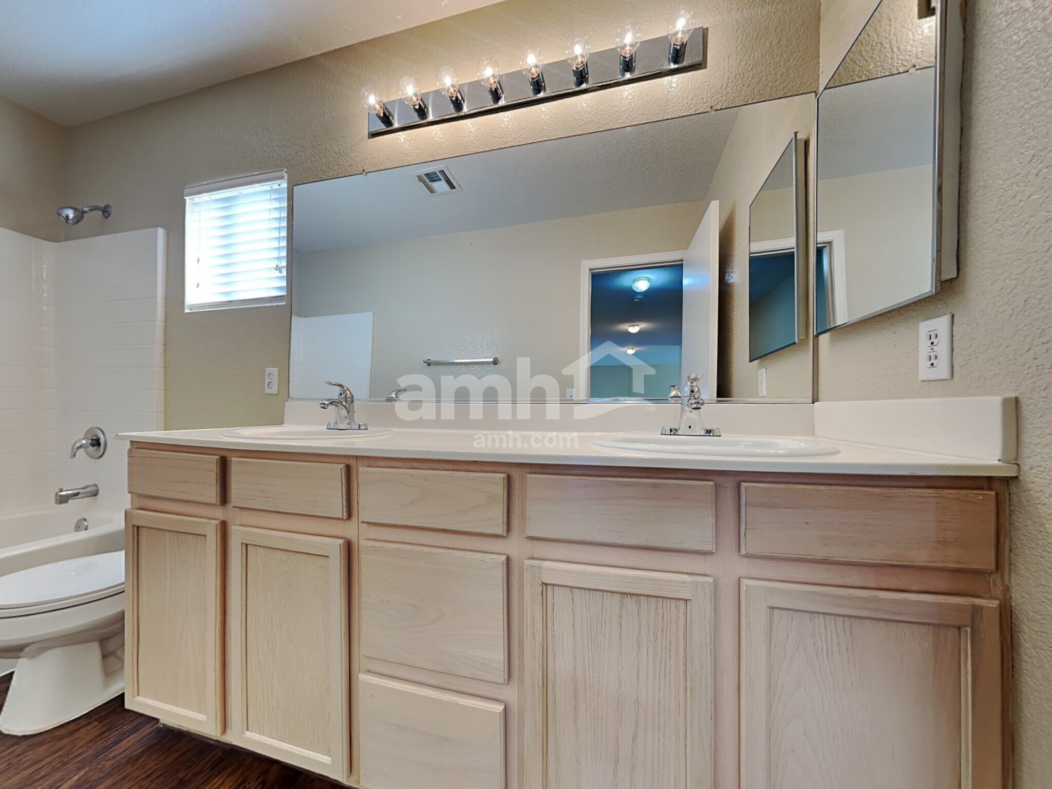 Building Photo - 5129 Meadow Rock Ave