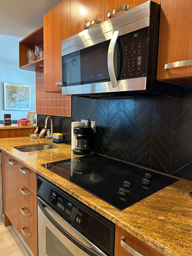 Building Photo - 1395 Brickell Bay Dr