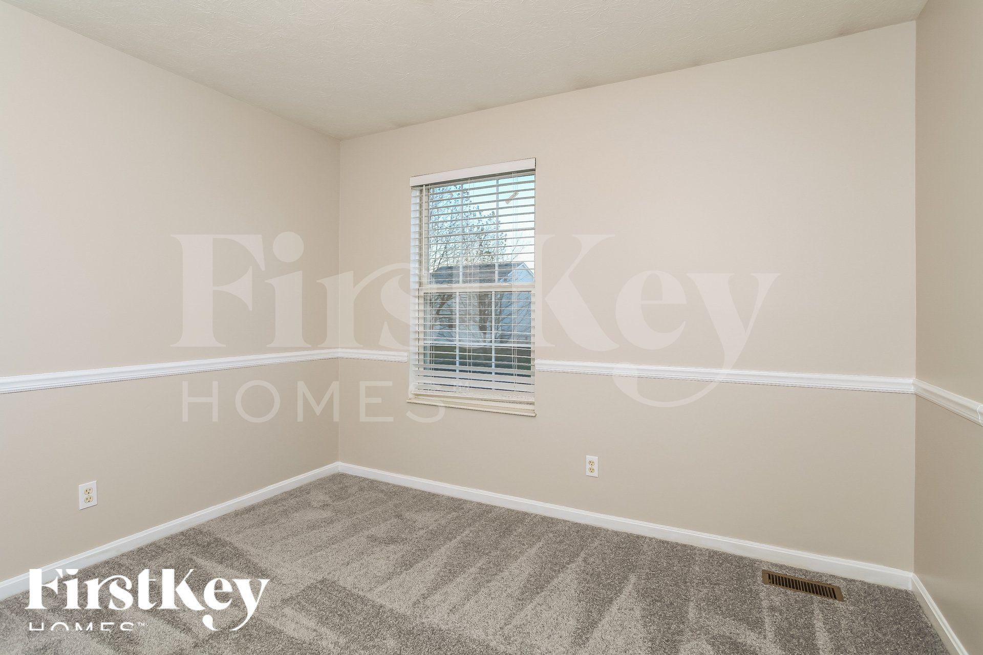 Building Photo - 410 Meadow Springs Dr