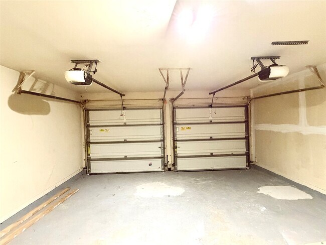 Building Photo - 22015 Rustic Canyon Ln