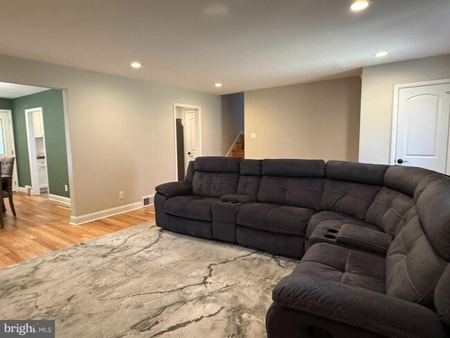 Building Photo - 331 Candlewood Rd