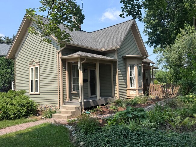 Building Photo - 212 N Ann Arbor St