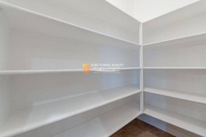 Building Photo - 13354 W San Miguel Ave