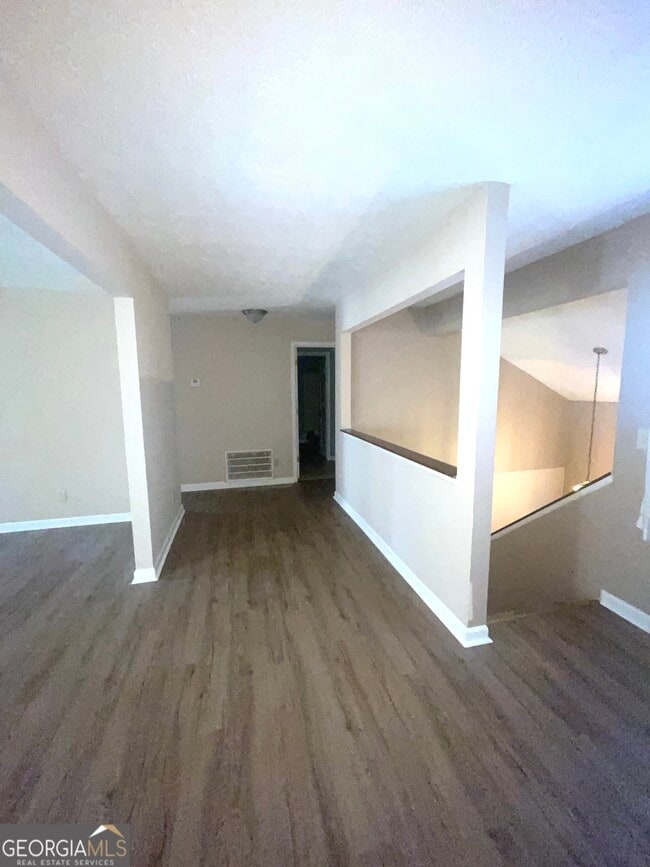 Building Photo - 2539 Oakridge Pl