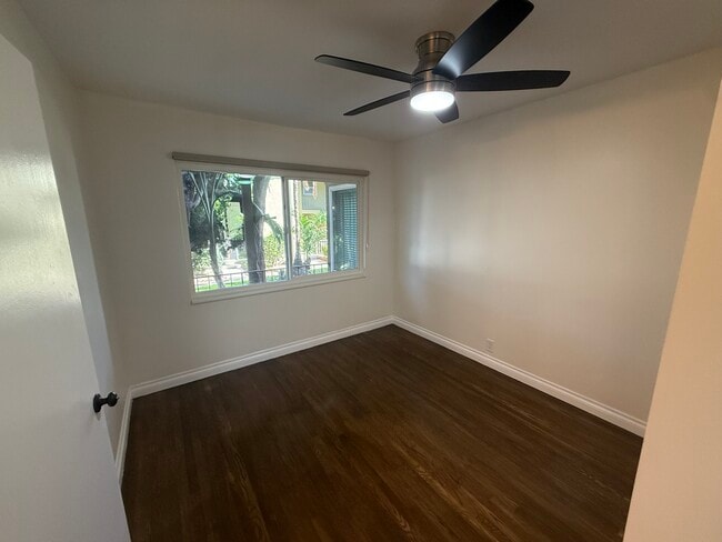 Building Photo - 316 Calle Miramar