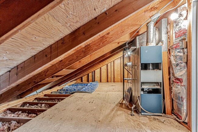 Building Photo - 8130 Park Villa Cir
