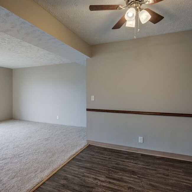 Building Photo - Spacious Apartments Located in the Heart o...