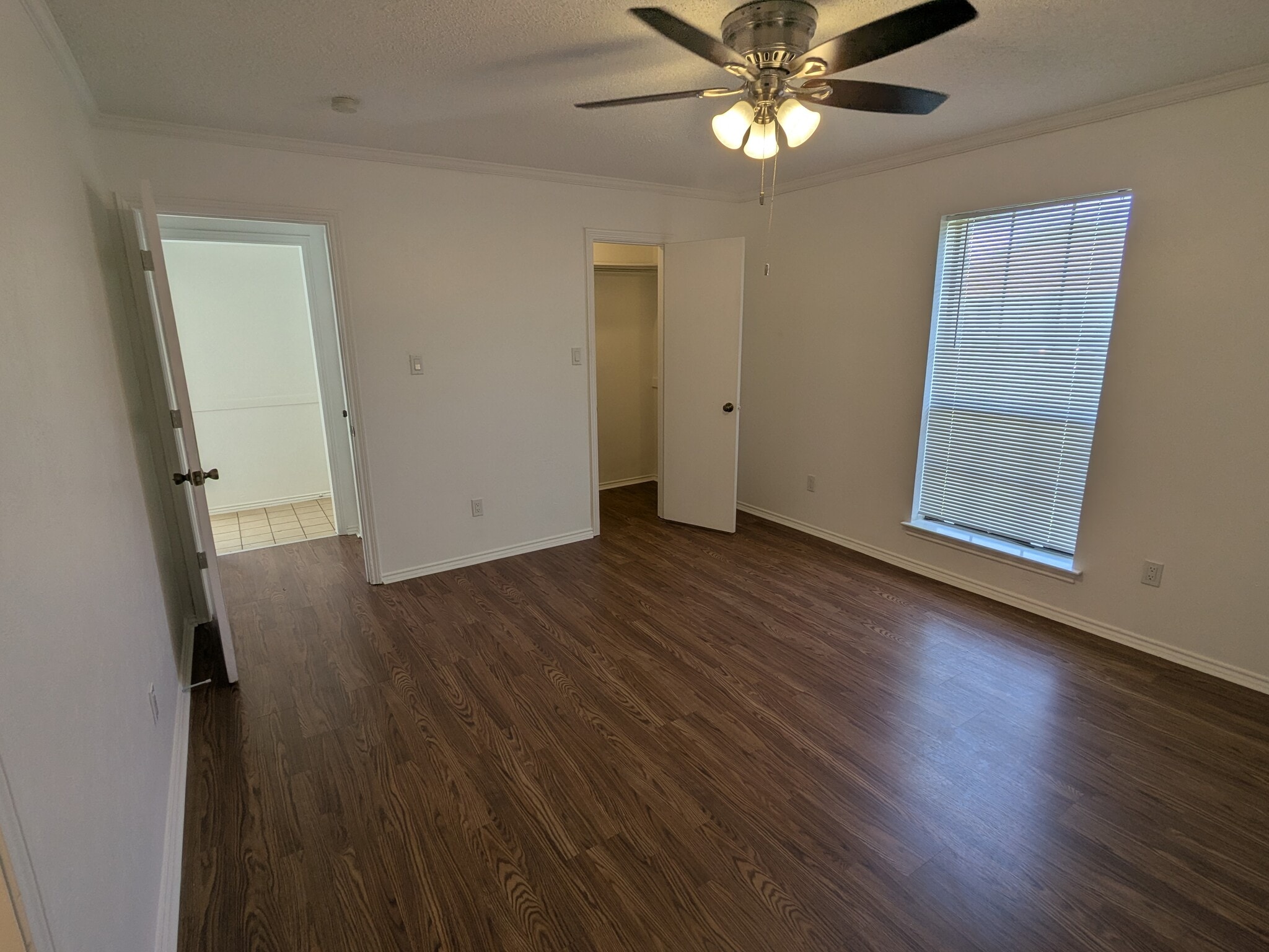 Building Photo - 2410 Cordoba Dr