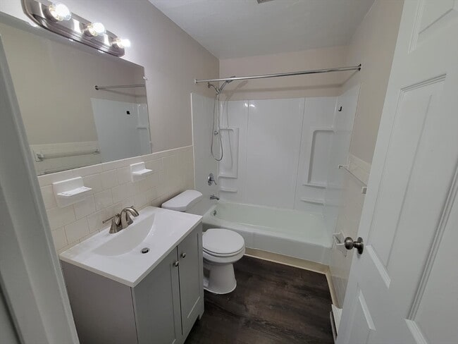 Building Photo - 285 Fairmont Ave