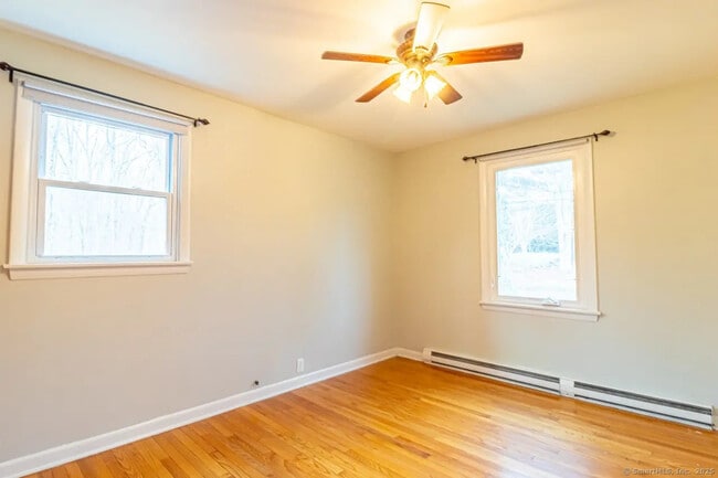 Building Photo - 405 Noank Ledyard Rd