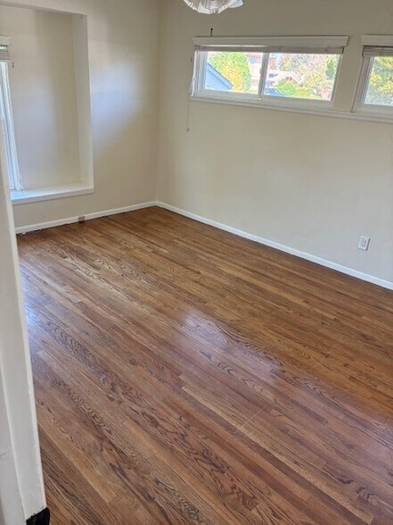 Building Photo - 9626 Lubao Ave