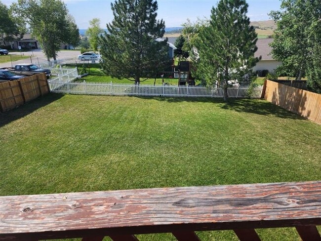 Building Photo - 5 bedroom in Briarwood - Water/Sewer/Trash PAID