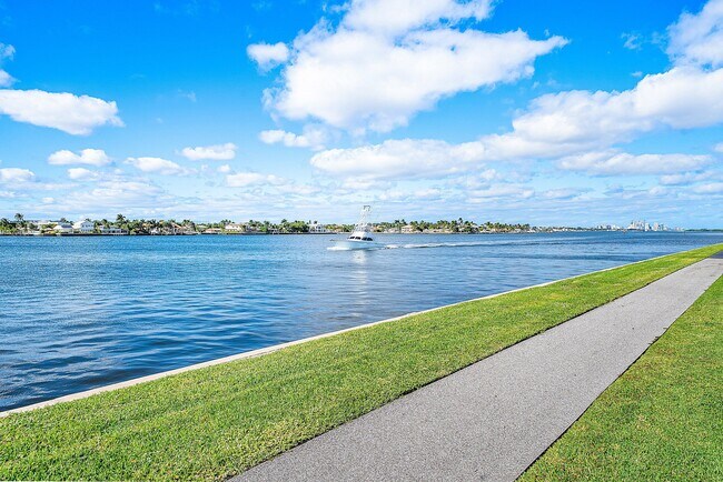 Building Photo - 2170 Ibis Isle Rd