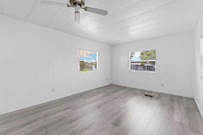 Building Photo - Affordable 2BR/1BA in Orange Blossom section of The Villages