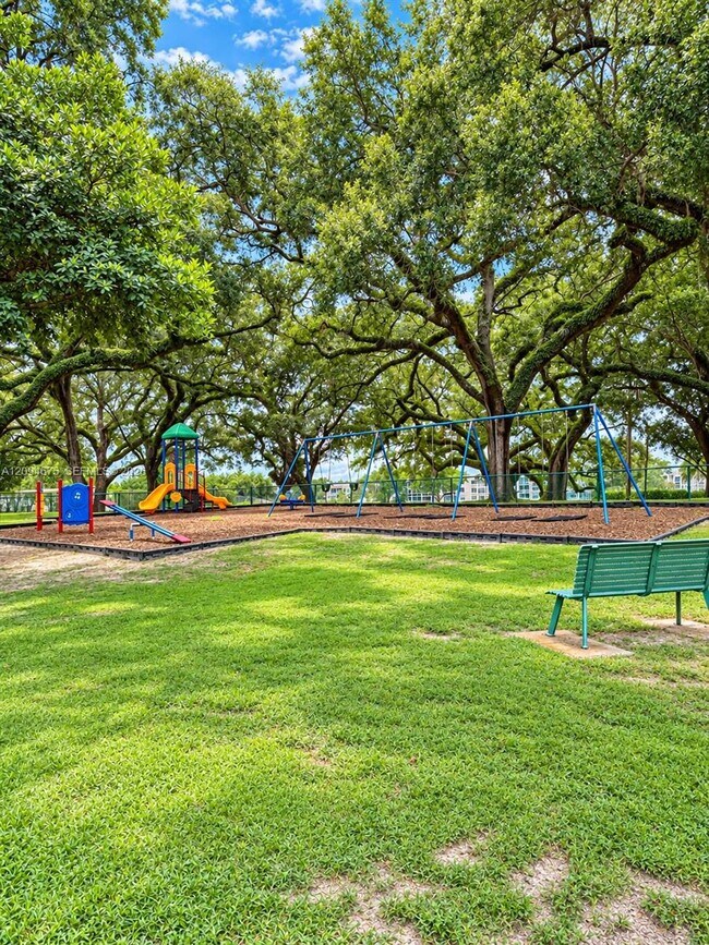 Building Photo - 9440 Poinciana Pl