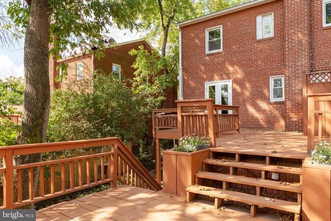 Building Photo - 21 W Taylor Run Pkwy
