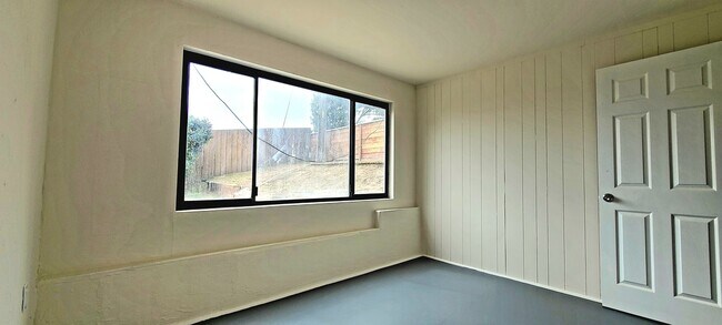 Building Photo - 90 Westline Dr