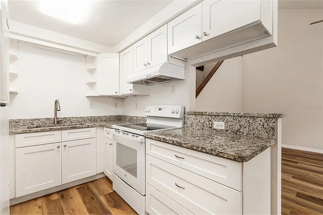 Building Photo - 4724 SW 67th Terrace
