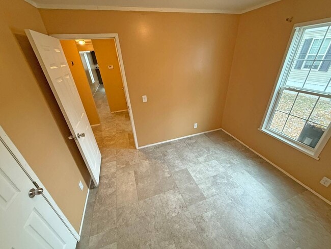 Building Photo - 2501 N Apperson Way