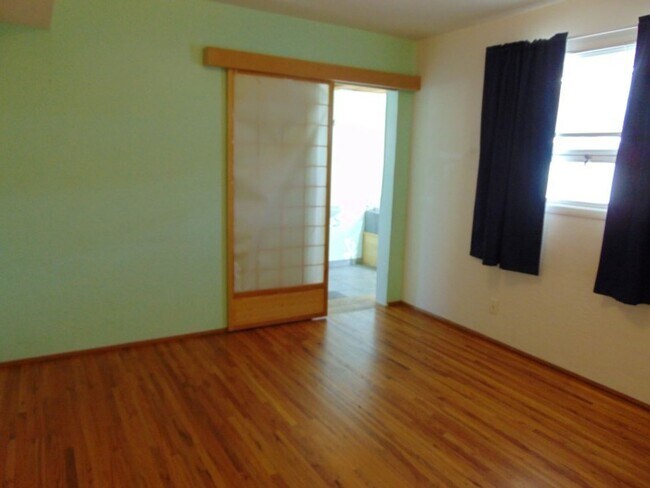 Building Photo - 123 Sombrio Dr
