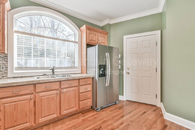 Building Photo - 894 Oak Pointe Dr