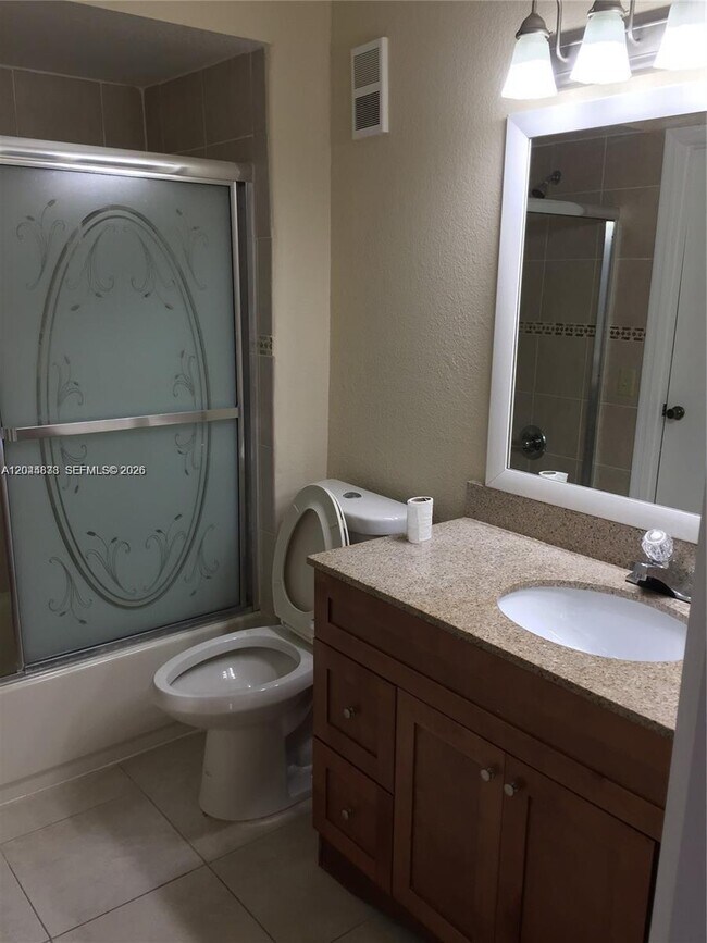 Building Photo - 12870 Vista Isles Dr