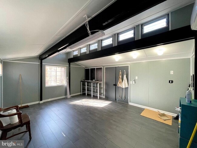 Building Photo - 9457 Boyds Turn Rd