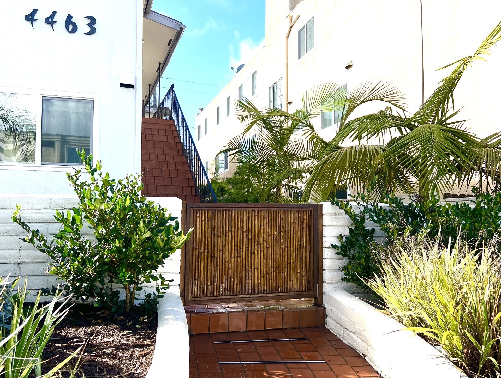 Building Photo - 4463 Mentone St