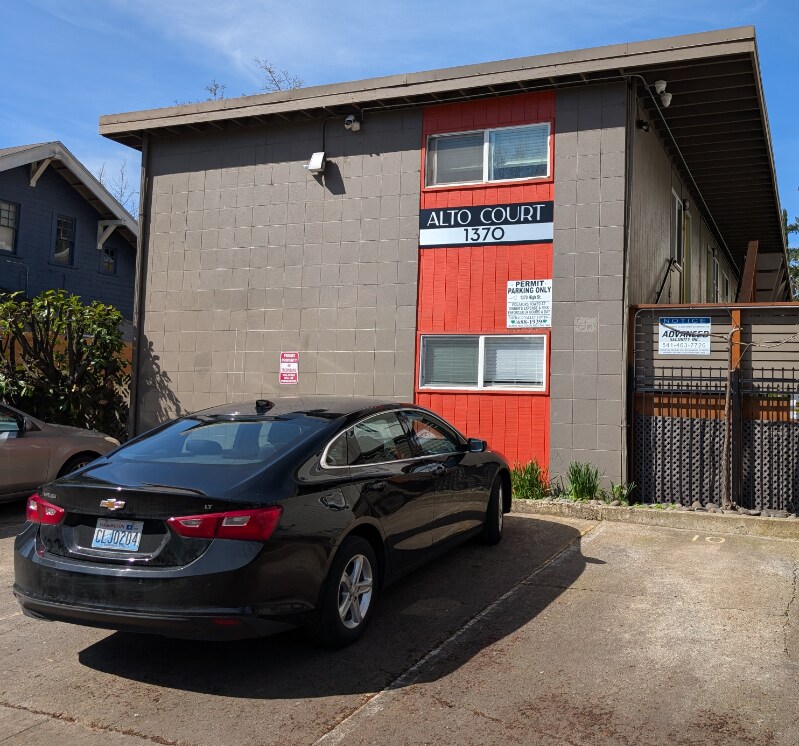 Building Photo - 1370 High St