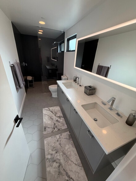 Building Photo - 116 W Channel Islands Blvd