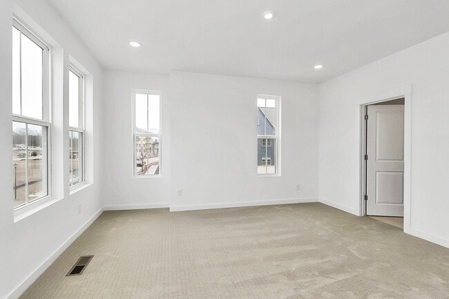 Building Photo - 7009 Westrow Ave