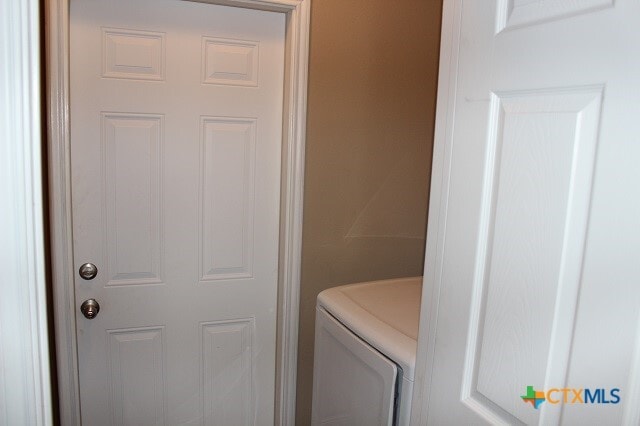 Building Photo - 3009 Lenora Dr