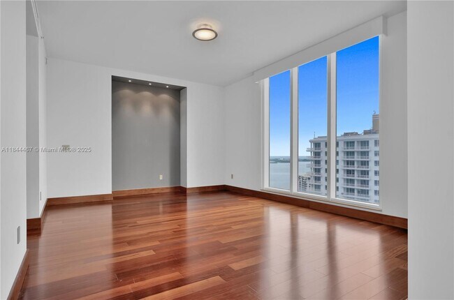 Building Photo - 901 Brickell Key Blvd