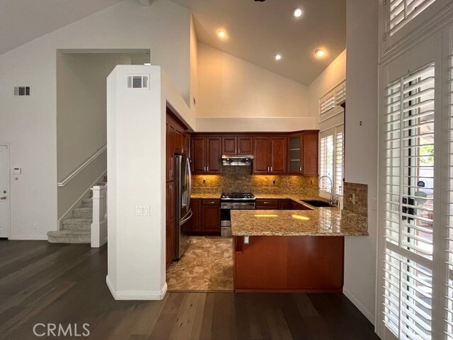 Building Photo - 3 Del Sonterra