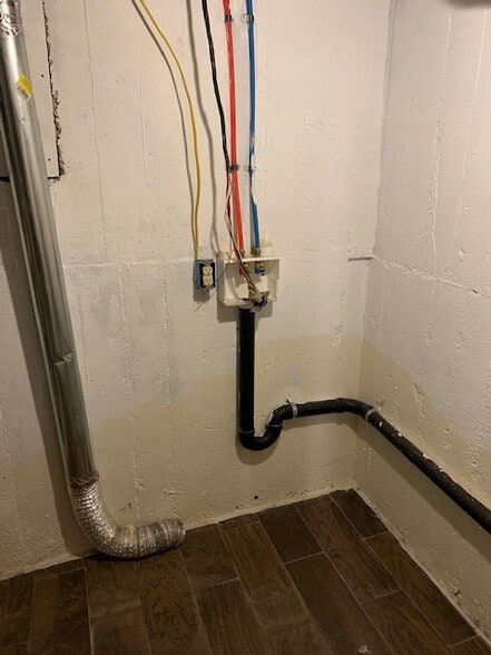 Building Photo - 419 S Garden St