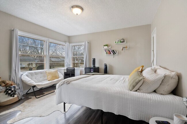 Building Photo - 603 W 18th St