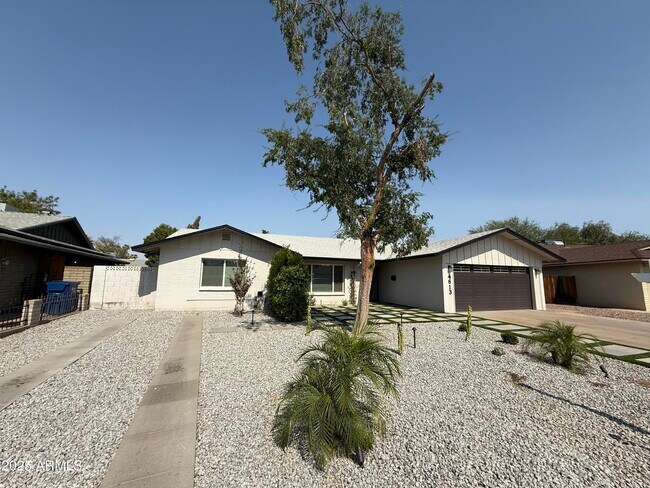 Building Photo - 4613 S Rita Ln