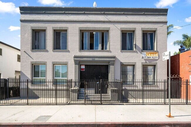 Building Photo - 4309 Main St