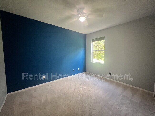 Building Photo - 10140 Pointview Ct
