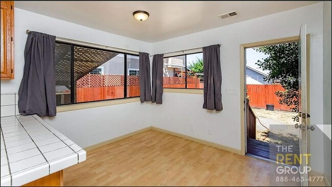 Building Photo - 242 Jackson Ave