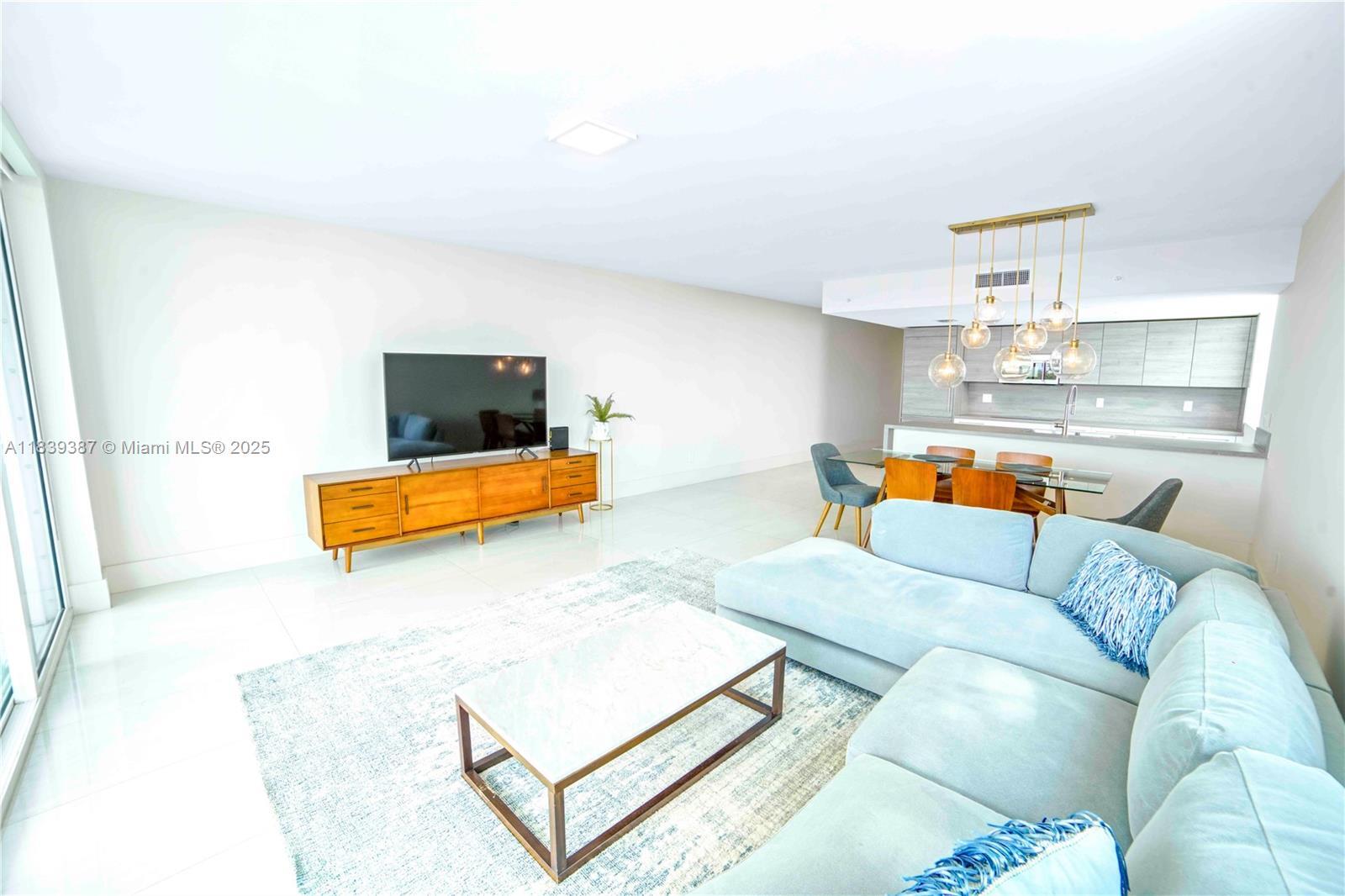 Building Photo - 400 Sunny Isles Blvd