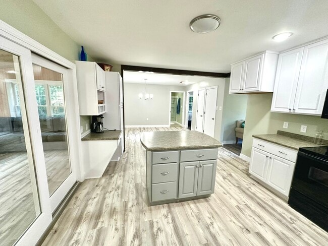 Primary Photo - Beautiful Three Bedroom house for rent @ R...