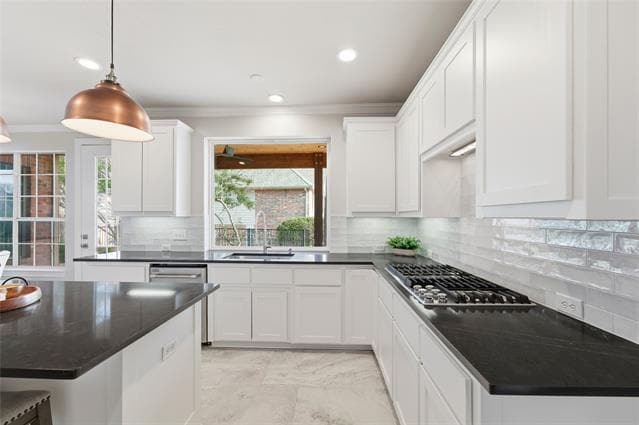 Building Photo - 715 Lakeway Dr