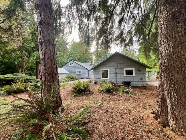 Building Photo - Updated 1920 Farmhouse - Many Special Feat...