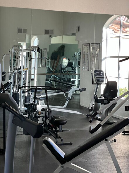 Building Photo - 517 Indian Bluff St