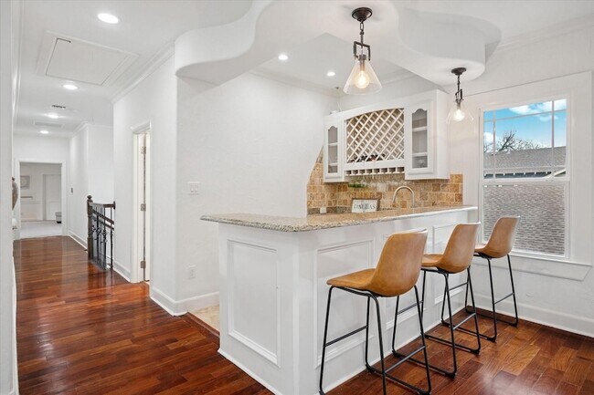 Building Photo - 5909 Goliad Ave