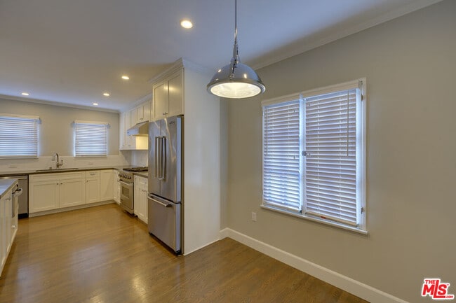 Building Photo - 234 S Spalding Dr