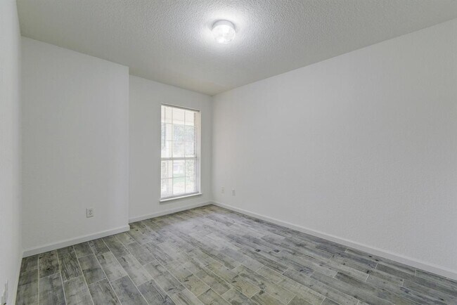 Building Photo - 234 Bastian Ln